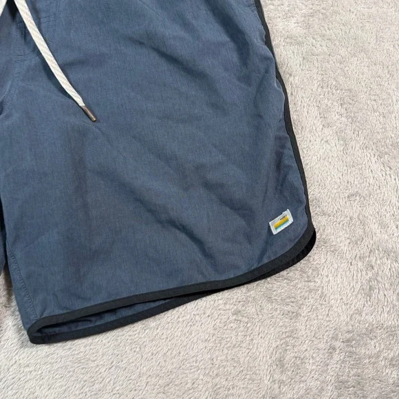 Vuori Kore Shorts Mens Medium Blue 8" Inseam Athletic Gym Activewear - Picture 3 of 8